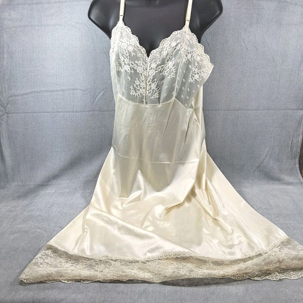 Vanity Fair Beige Floral Lace Slip Full Length Vtg Size 34 TALL Never Worn